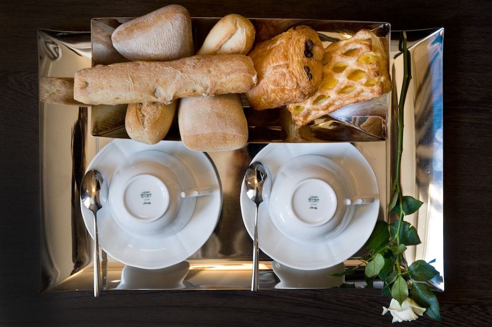 Room Service - Dining