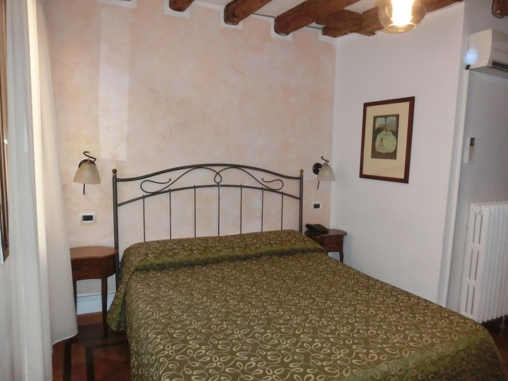 undefined Locanda Art Deco