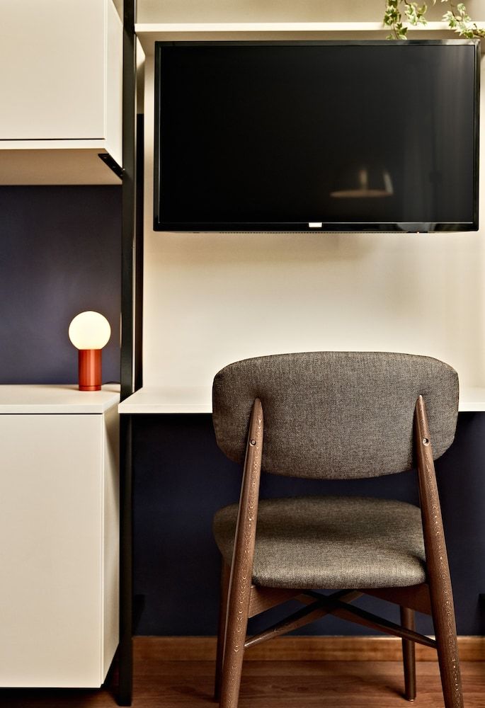 Urbanauts Studios Minelli Comfy 6