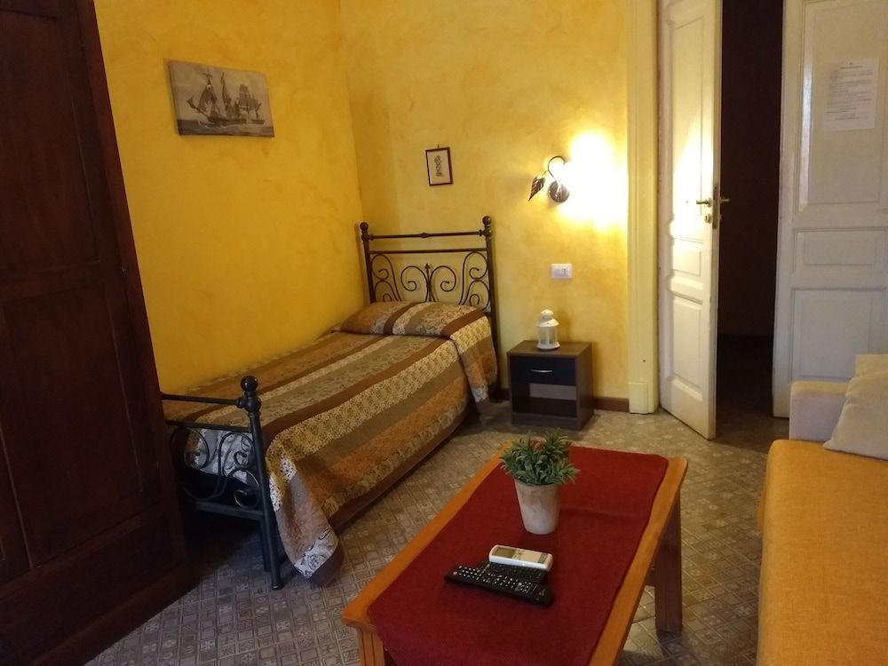 Palazzo Aprile Superior Triple Room, Multiple Beds 6