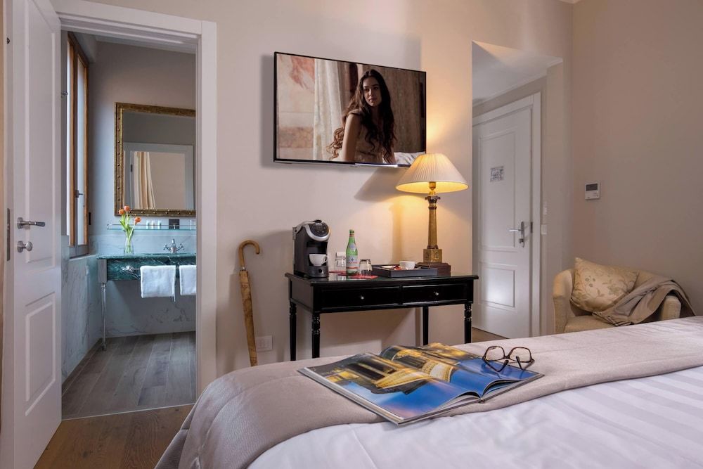 Hotel Monte Cenci Superior Double Room 6