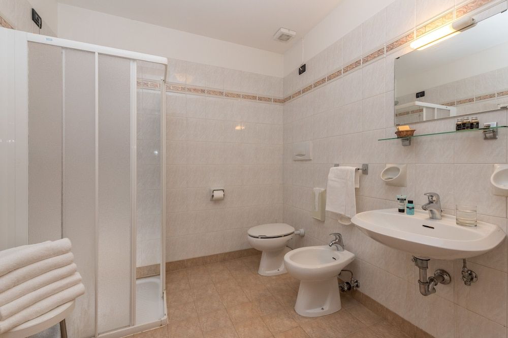 Hotel Casa del Pellegrino Standard Double or Twin Room 7