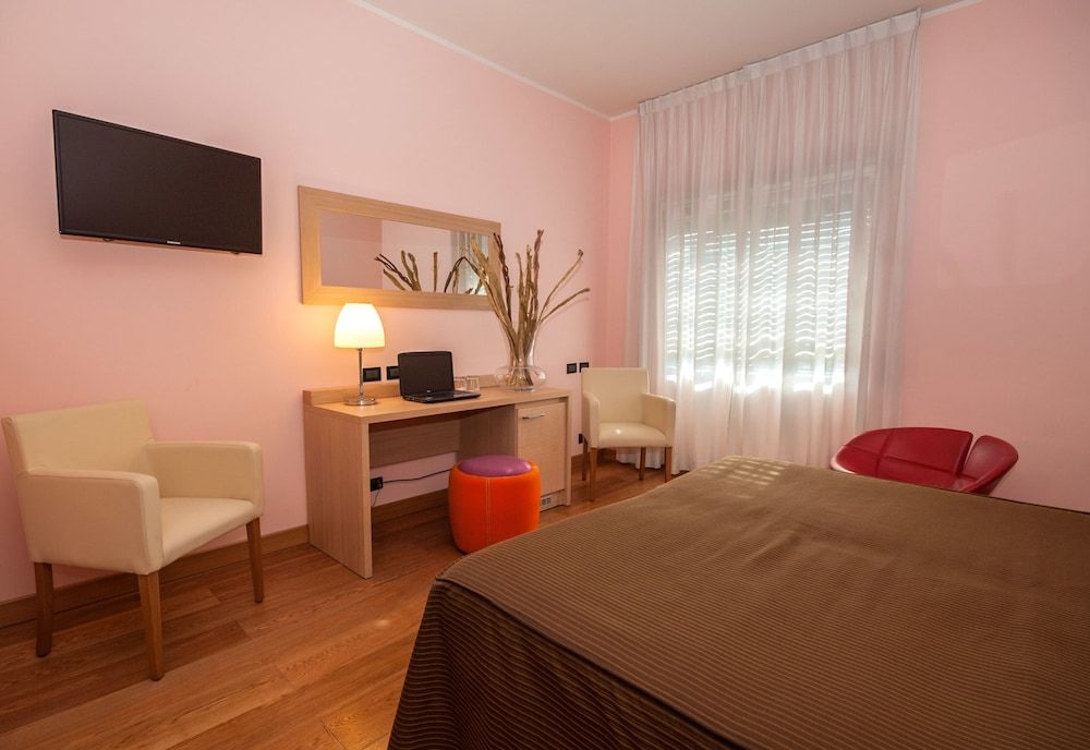 Hotel La Pergola Twin Room 3