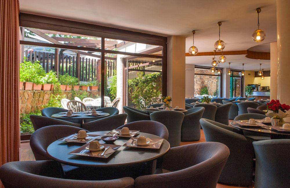 undefined Hotel La Pergola 10