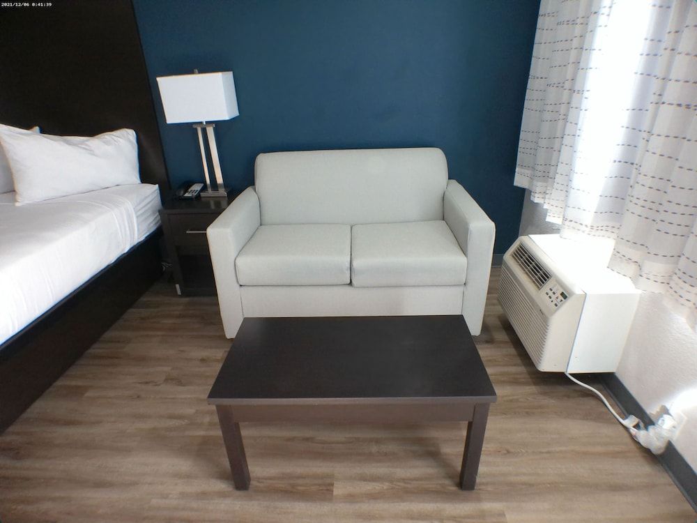 Greentree Inn Holbrook Deluxe Studio Suite, 1 King Bed 15