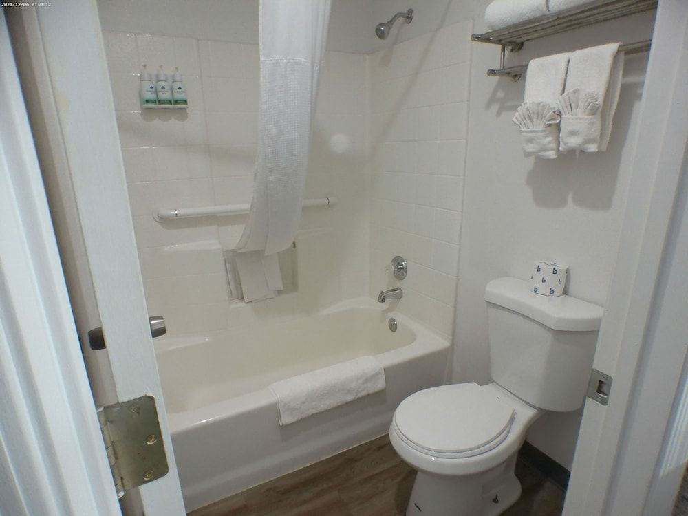 Greentree Inn Holbrook Standard Room, 2 Queen Beds 5