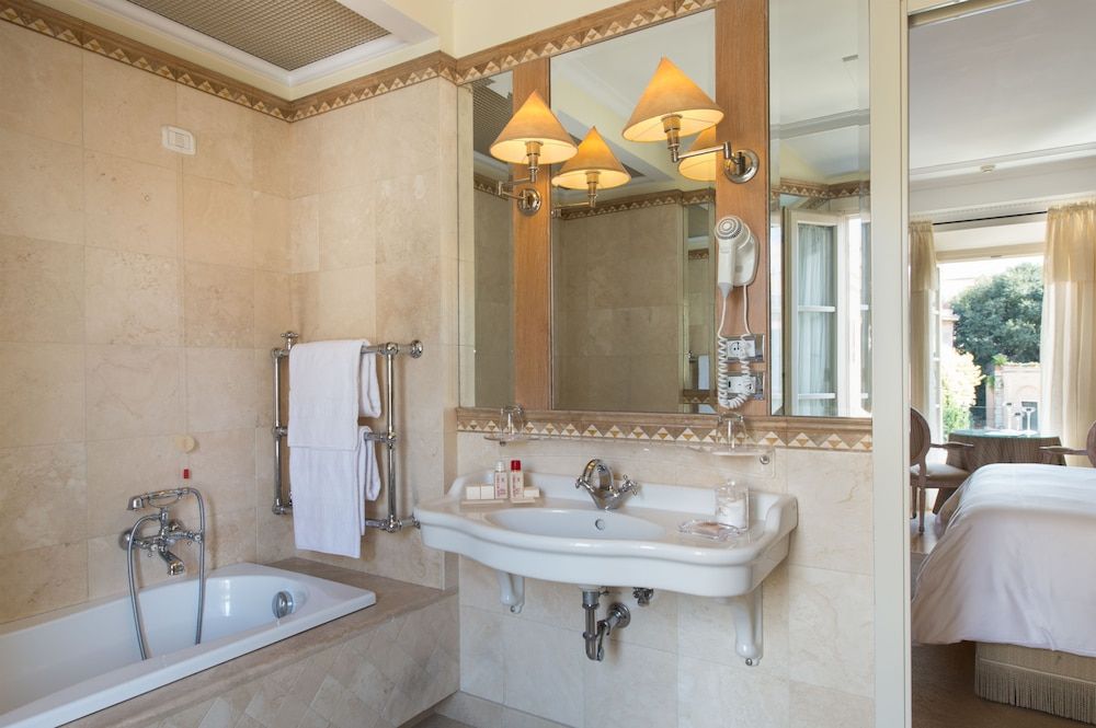 Il Palazzetto Deluxe Double Room, City View 7