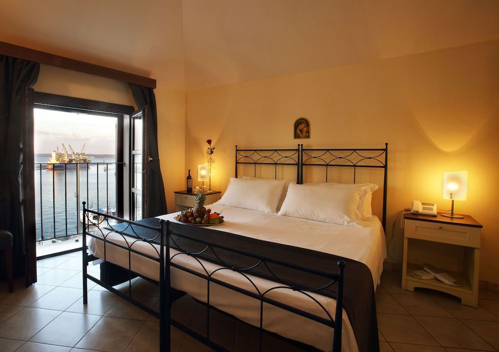 Hotel Al Pescatore Panoramic Double Room, Sea Facing 3