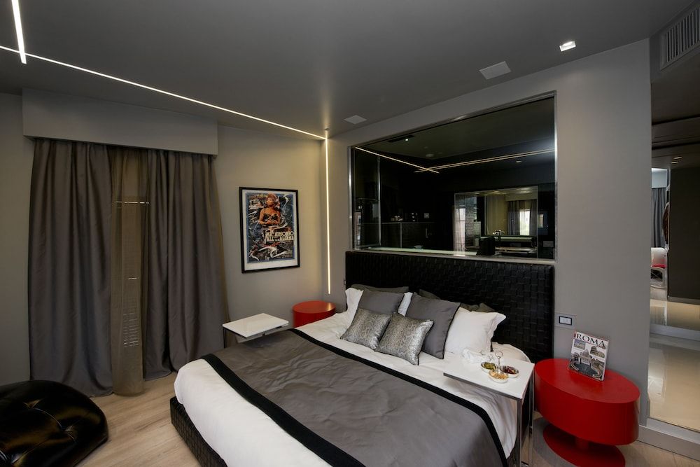 Torre Argentina Relais Junior Suite, 1 King Bed, City View