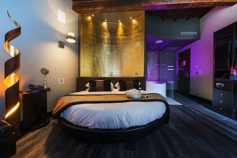 Torre Argentina Relais Junior Suite, 1 King Bed, City View 4