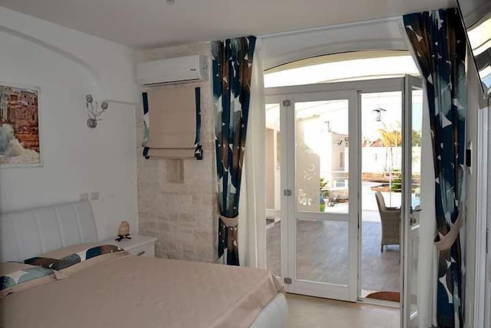 Dimora Porto Contessa Business Double Room, Patio 5