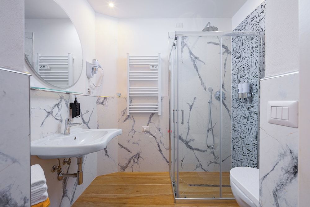 undefined Lilium Hotel 9