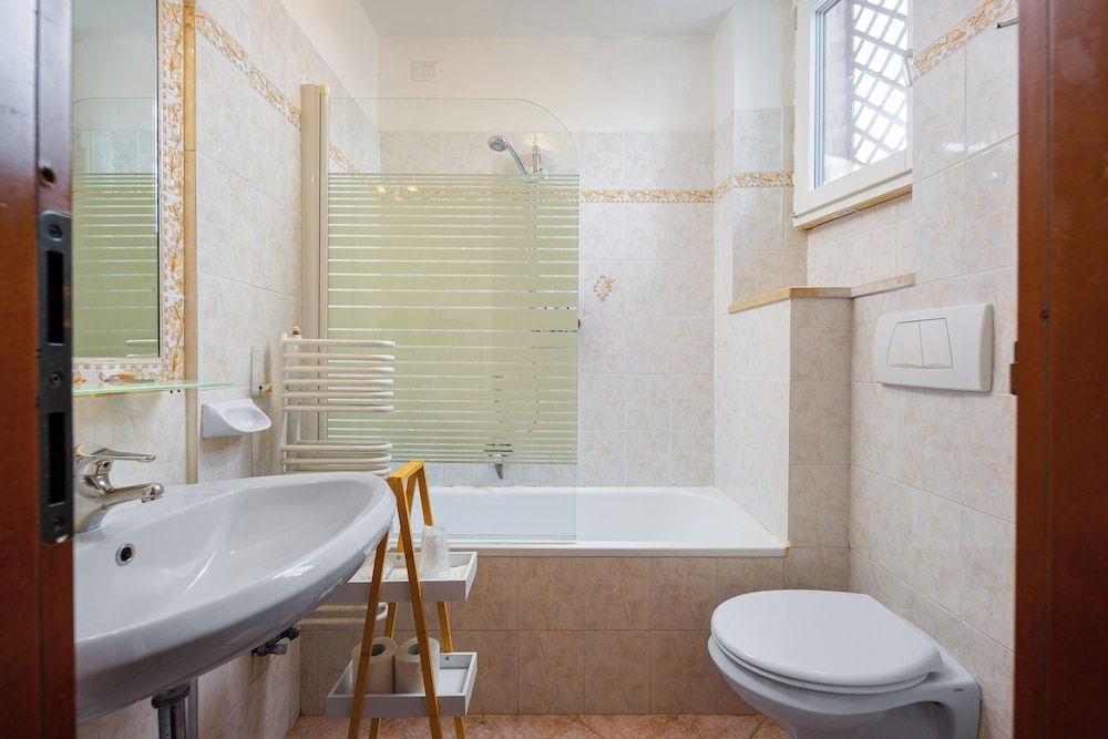 undefined Lilium Hotel 10