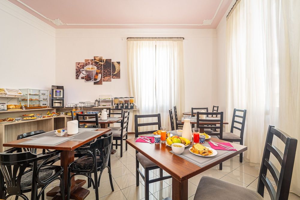 undefined Lilium Hotel 6