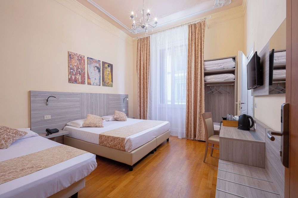 undefined Lilium Hotel 5