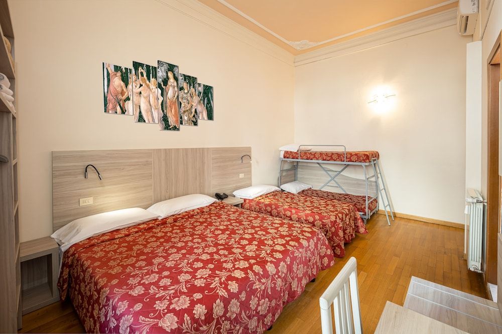 undefined Lilium Hotel 2