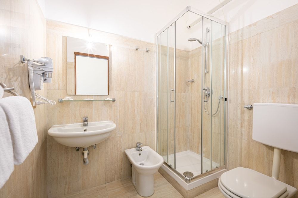 undefined Lilium Hotel 8