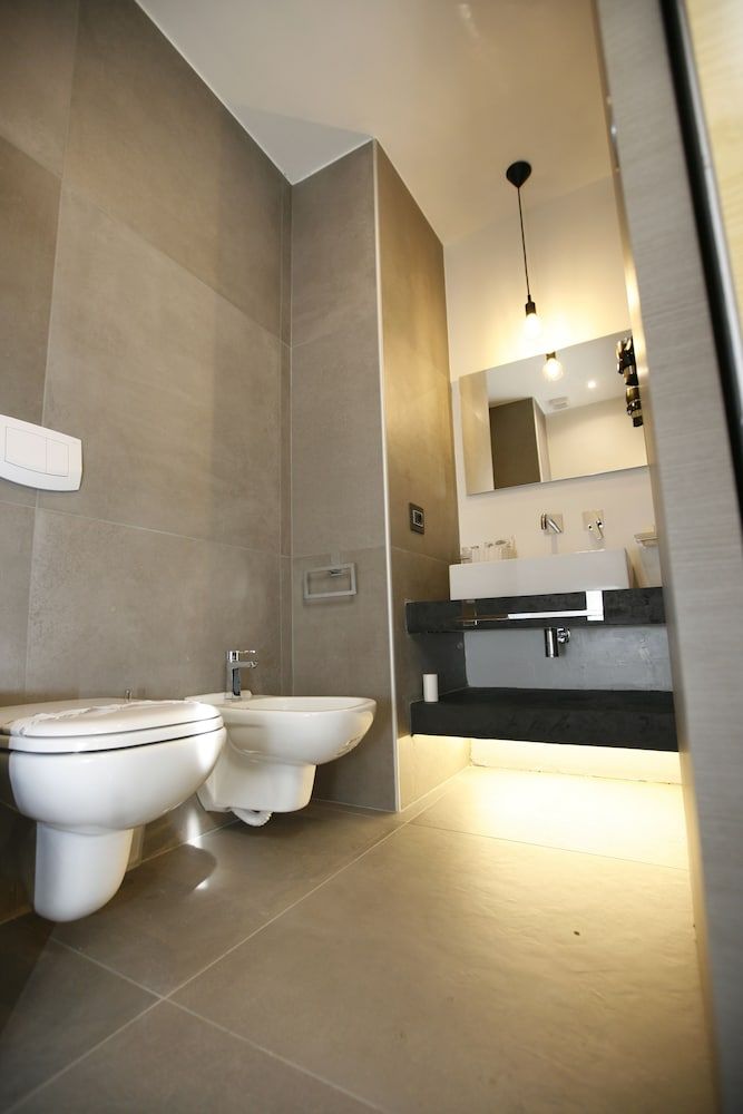 Relais Piazza del Plebiscito Comfort Room, 1 Bedroom, Bathtub, Courtyard View 19