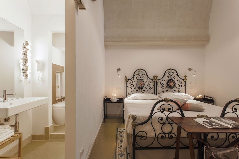 Casa Diva Standard Double Room 3