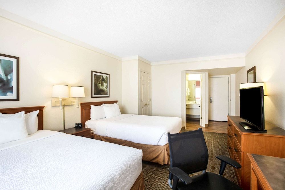 La Quinta Inn by Wyndham Austin Capitol / Downtown Room, 2 Double Beds, Non Smoking 2