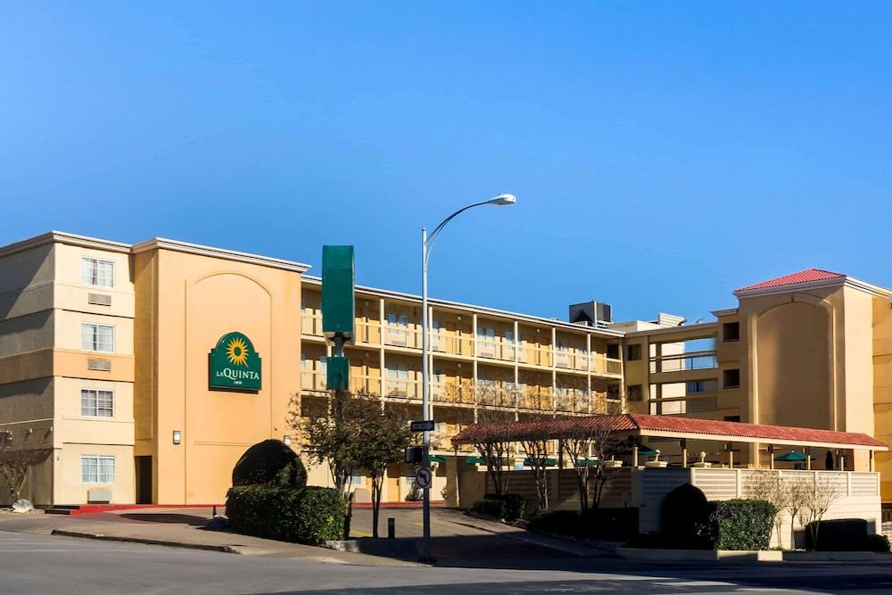 undefined La Quinta Inn by Wyndham Austin Capitol / Downtown 6