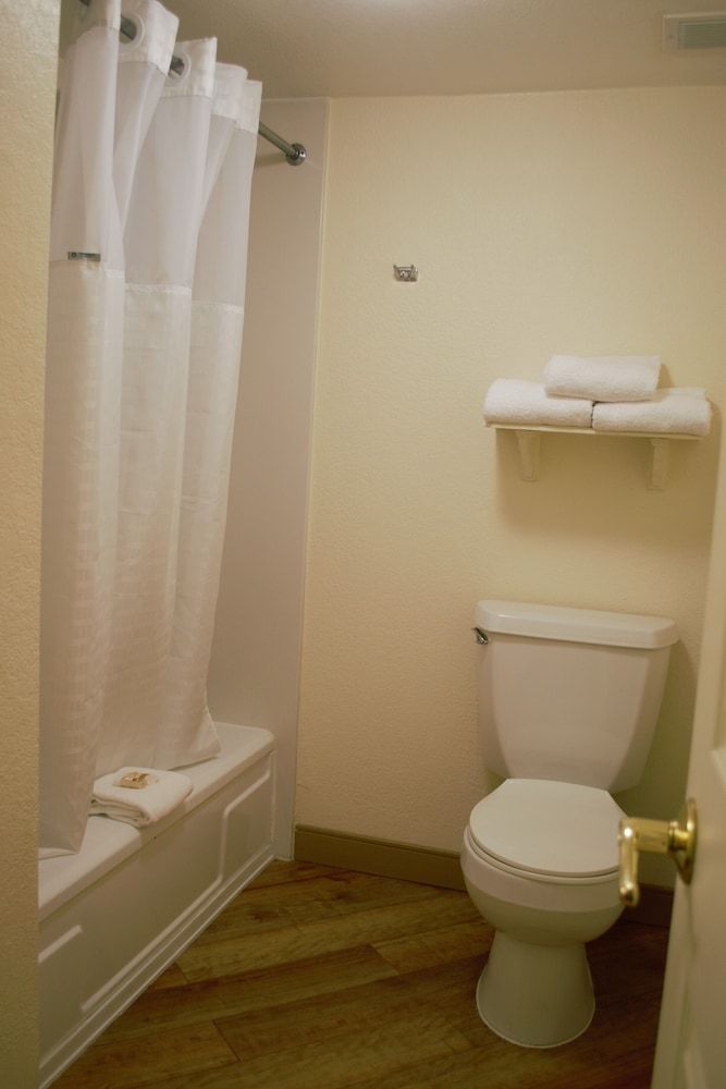 La Quinta Inn by Wyndham Austin Capitol / Downtown Room, 2 Double Beds, Non Smoking 4