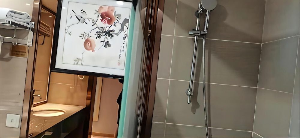 Galaxy Hotel Superior Double Room 6