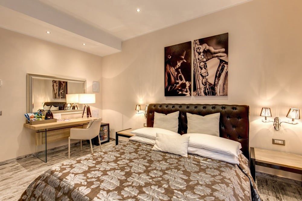 undefined Colonna 18