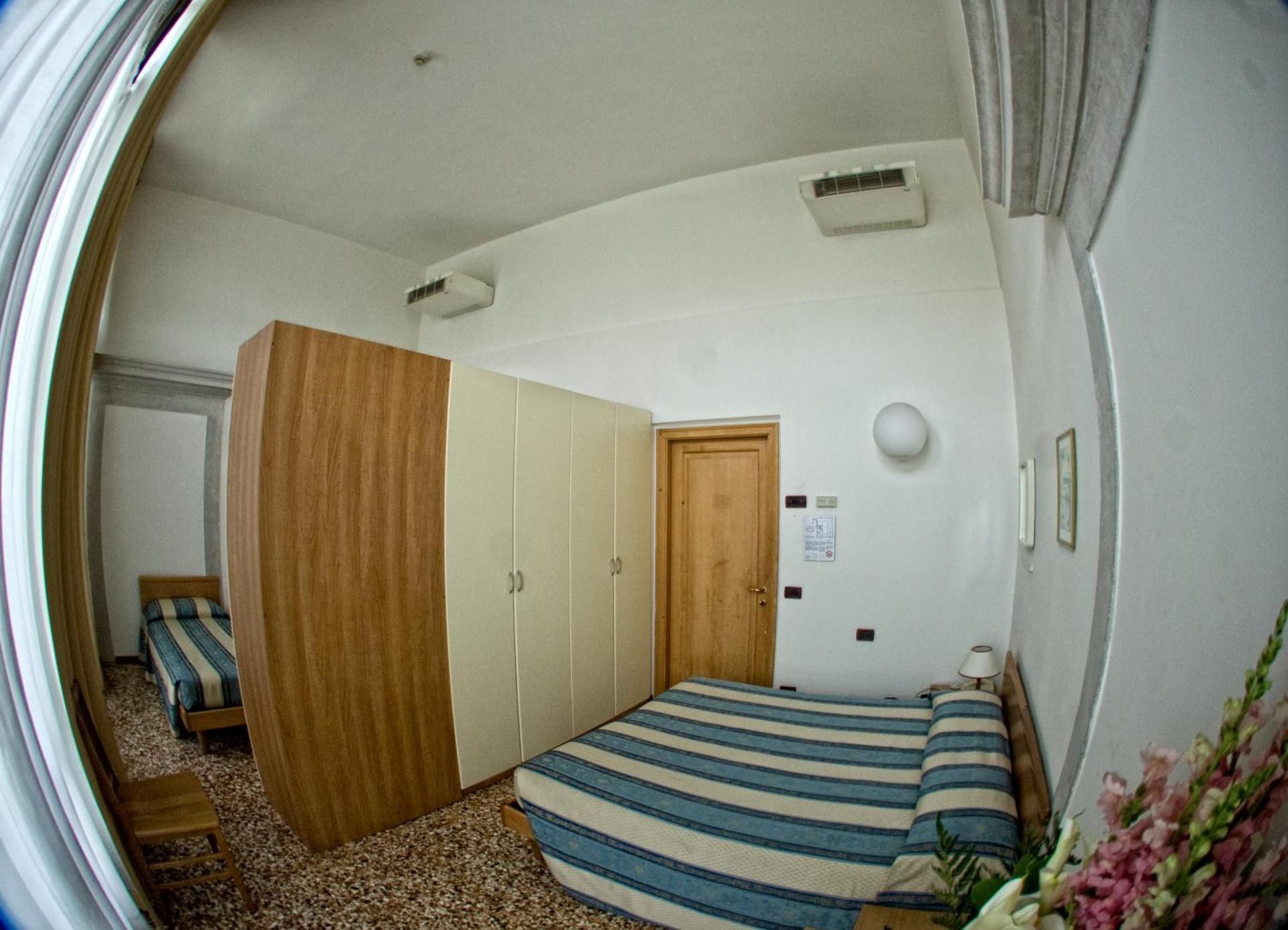 Quadruple Room with Shared Bathroom