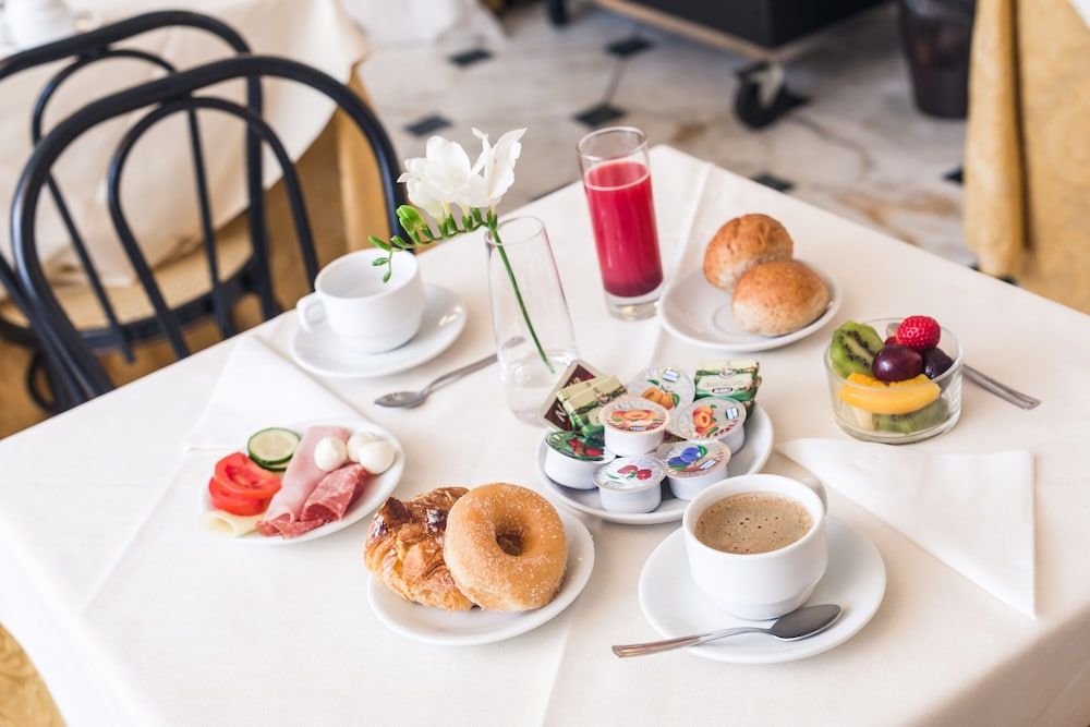 undefined Raeli Hotel Regio 10