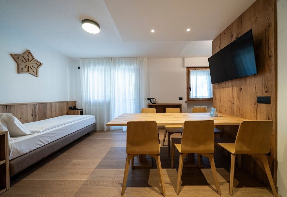 Residence Contrin Apartment, 2 Bedrooms, Balcony 4