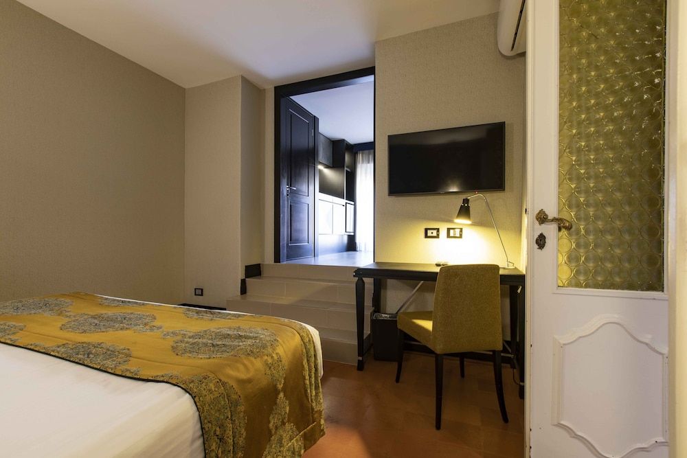 Unica Suites Rome Deluxe Apartment 2