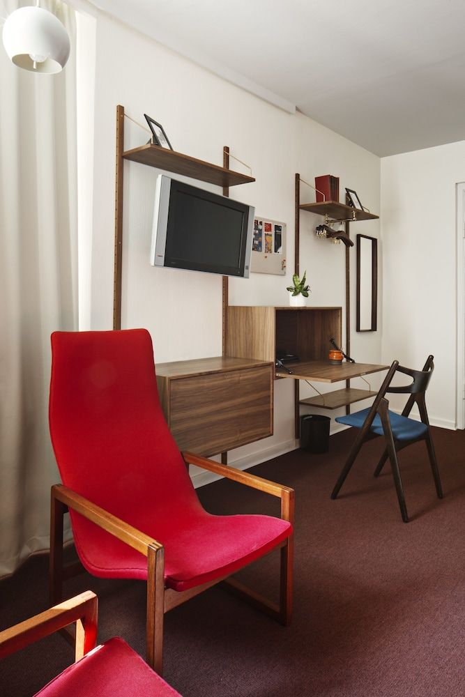 Hotel Alexandra Design Twin Room 9