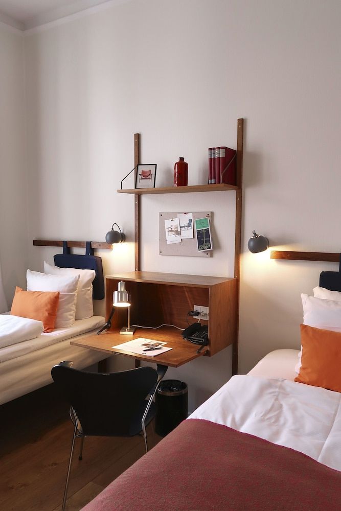 Hotel Alexandra Design Twin Room 3