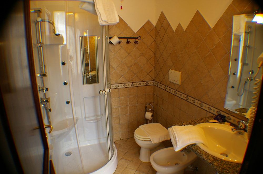 Hotel Damian Comfort Single Room 4