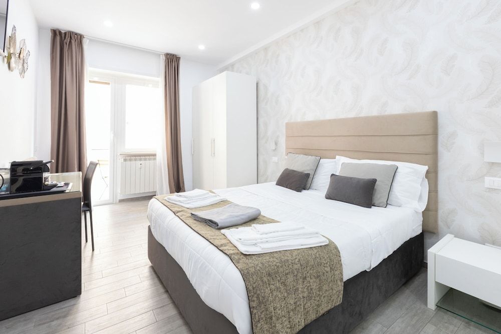 undefined 247 LuxuryRooms 3