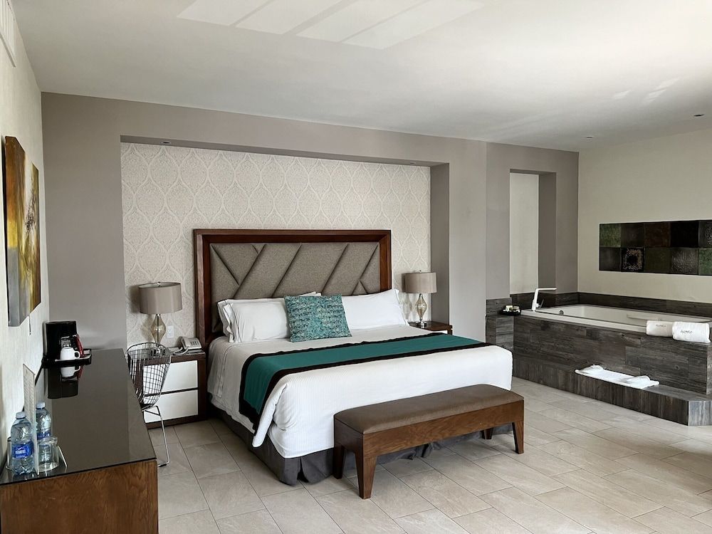 Áurea Hotel & Suites Deluxe Room 3