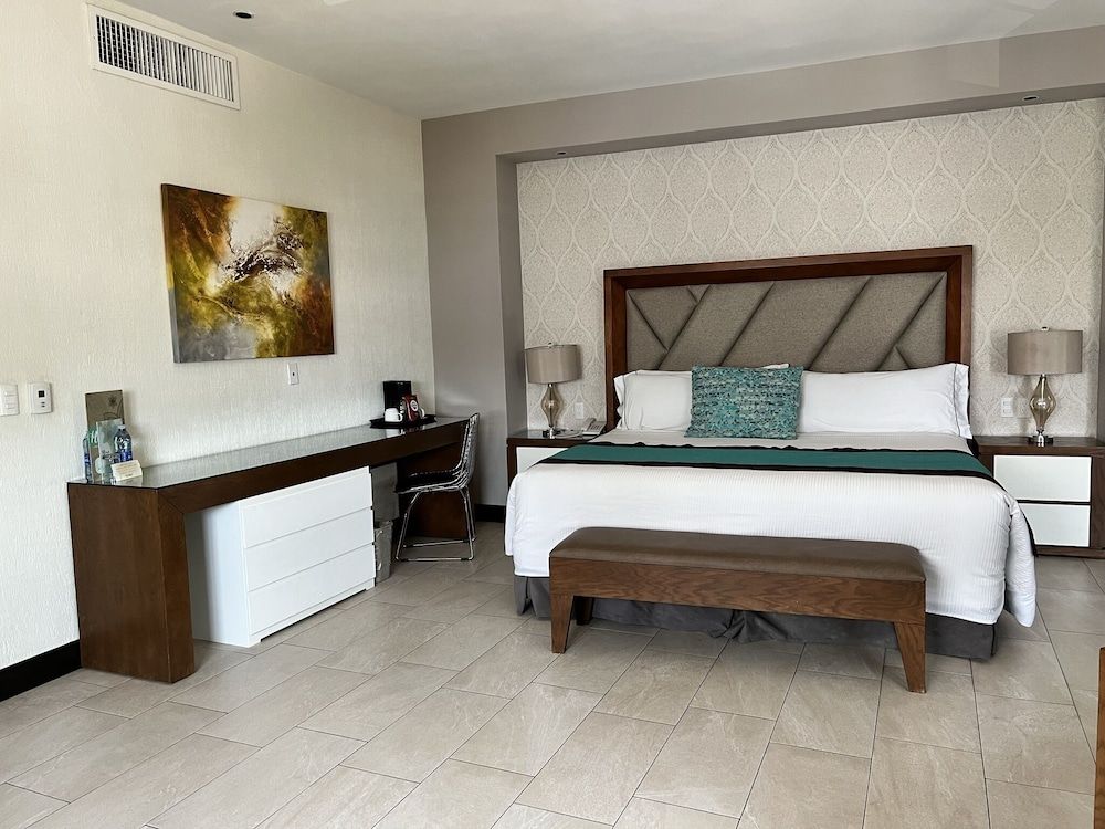 Áurea Hotel & Suites Deluxe Room 2