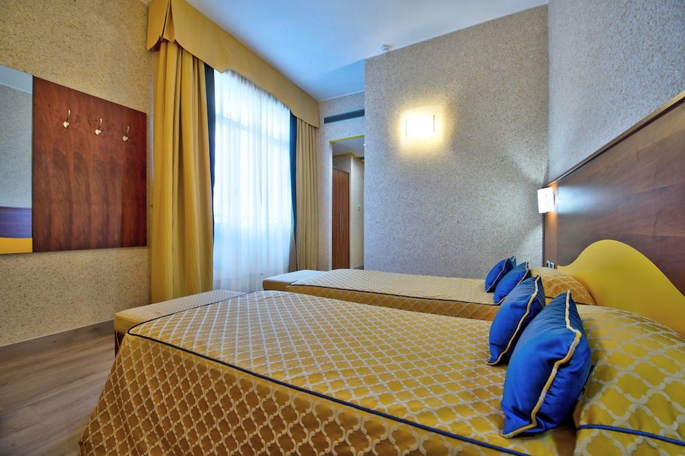 Central Park Hotel Modena Twin Room 2