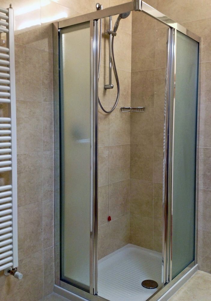 Hotel Forum Twin Room, 2 Twin Beds 5