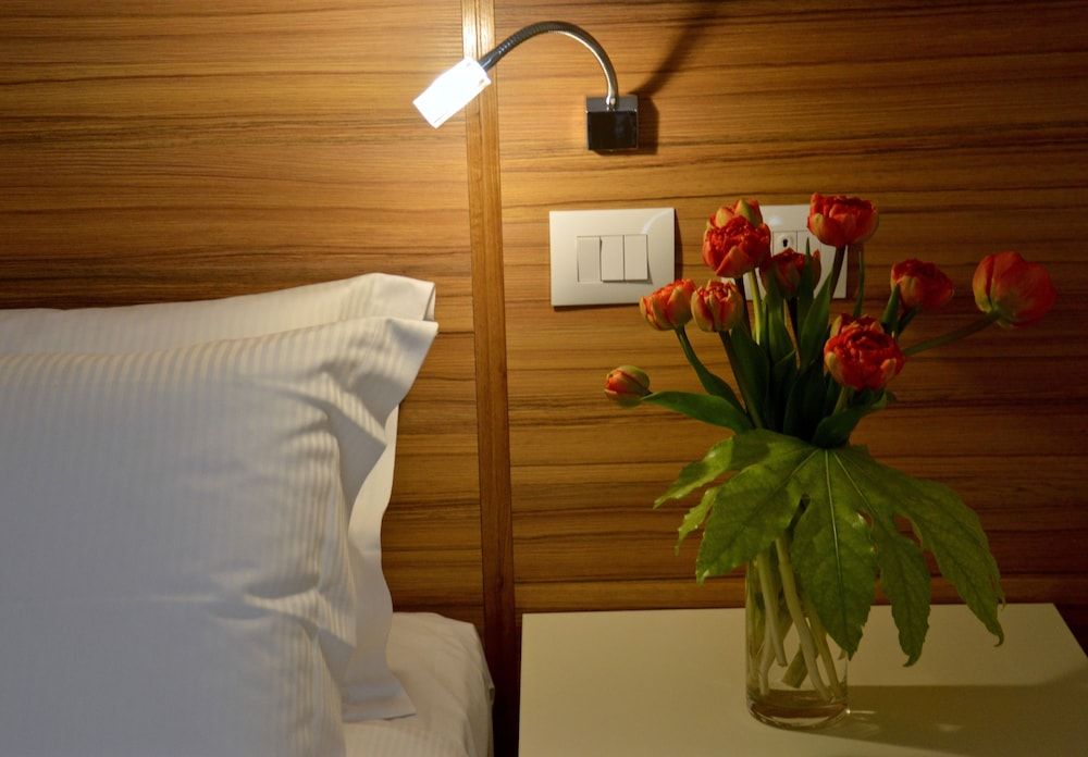 Hotel Forum Twin Room, 2 Twin Beds 7