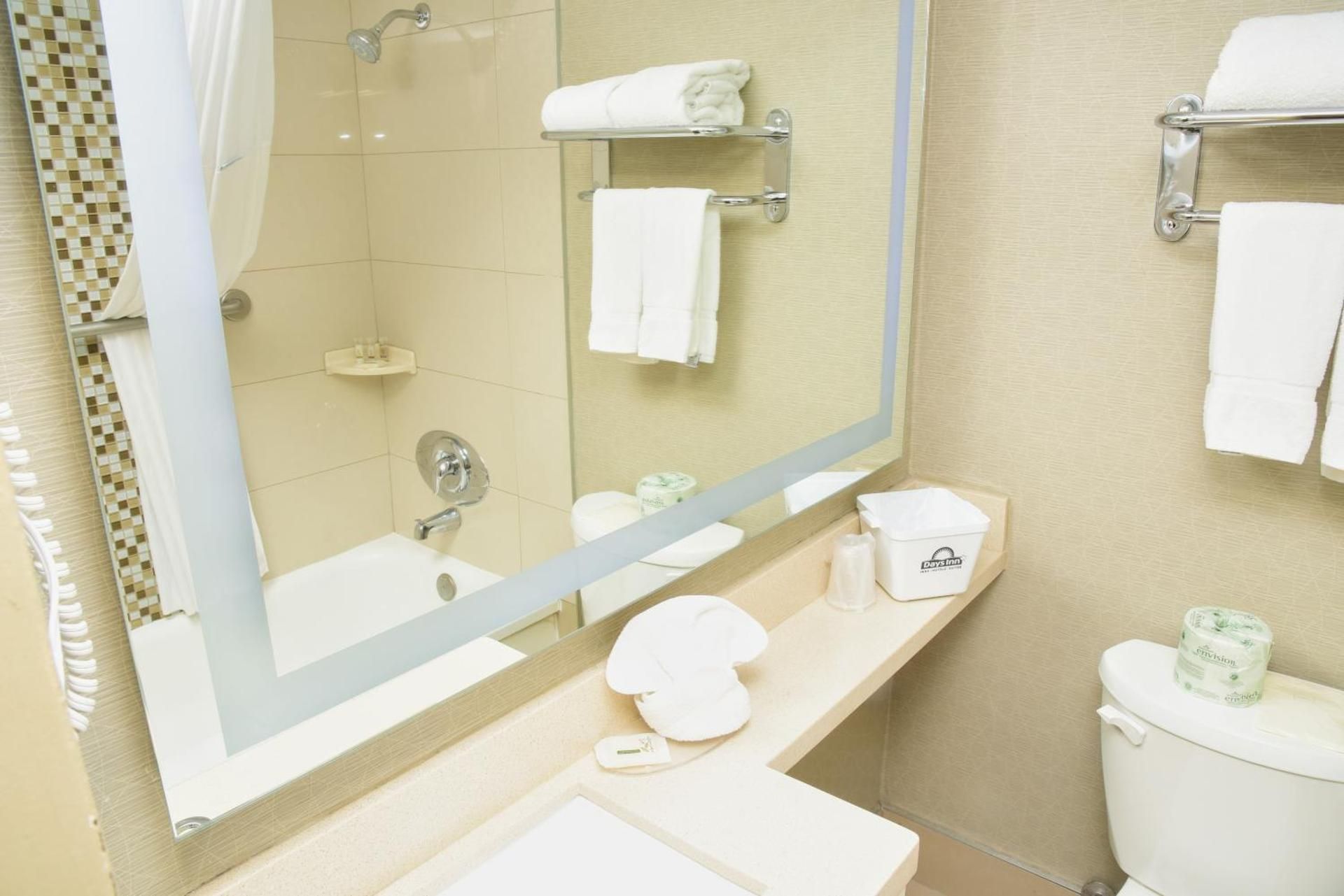undefined Days Inn by Wyndham Ottawa 7