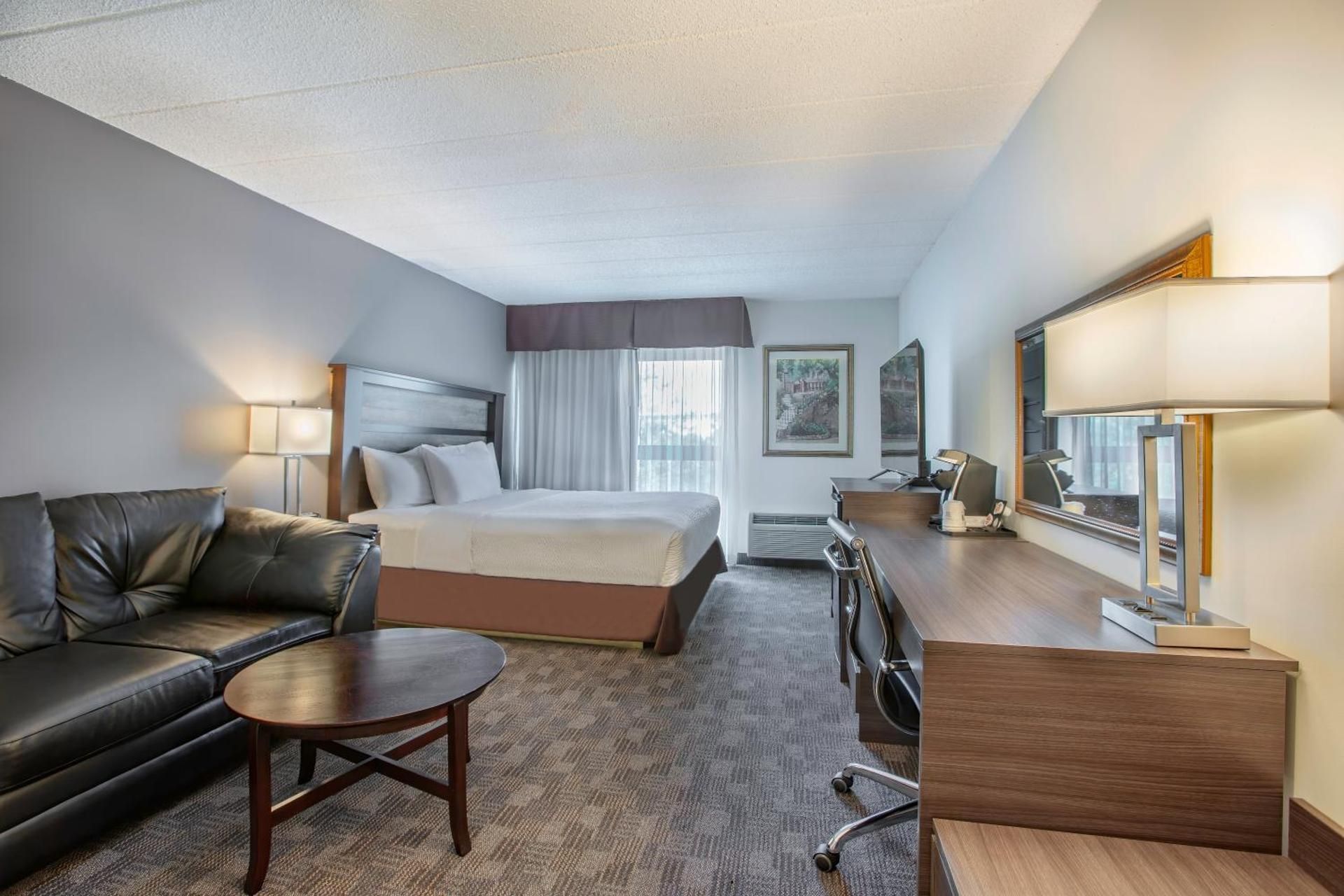 Days Inn by Wyndham Sudbury & Conference Centre 1 King Bed, Non-Smoking