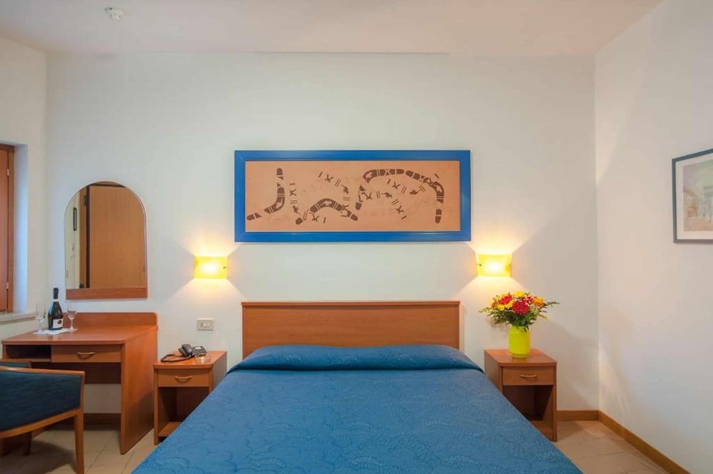 undefined Hotel Boomerang 8