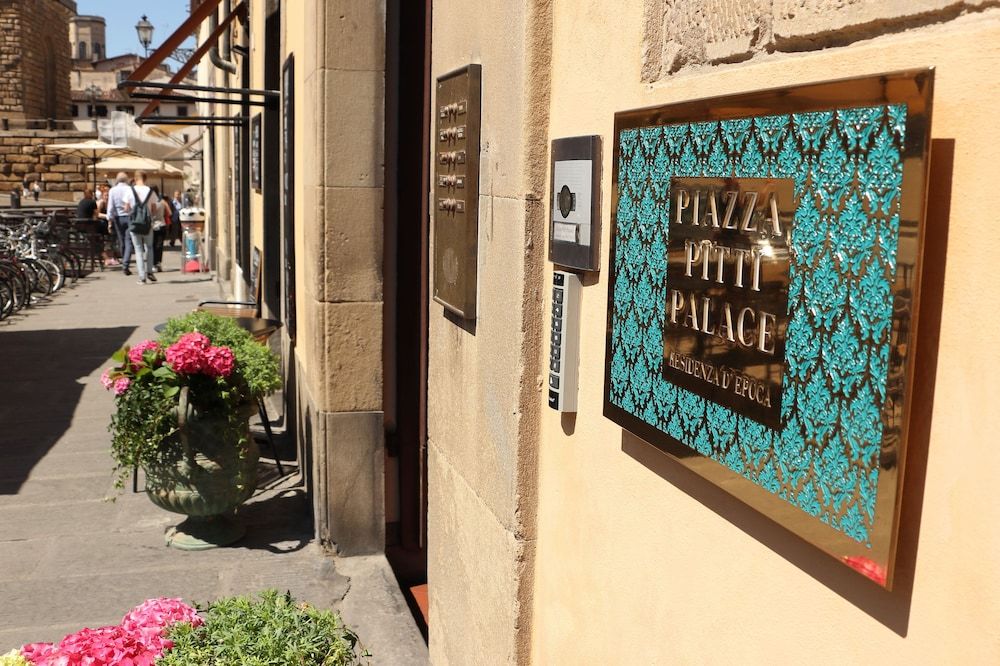 undefined Piazza Pitti Palace 7