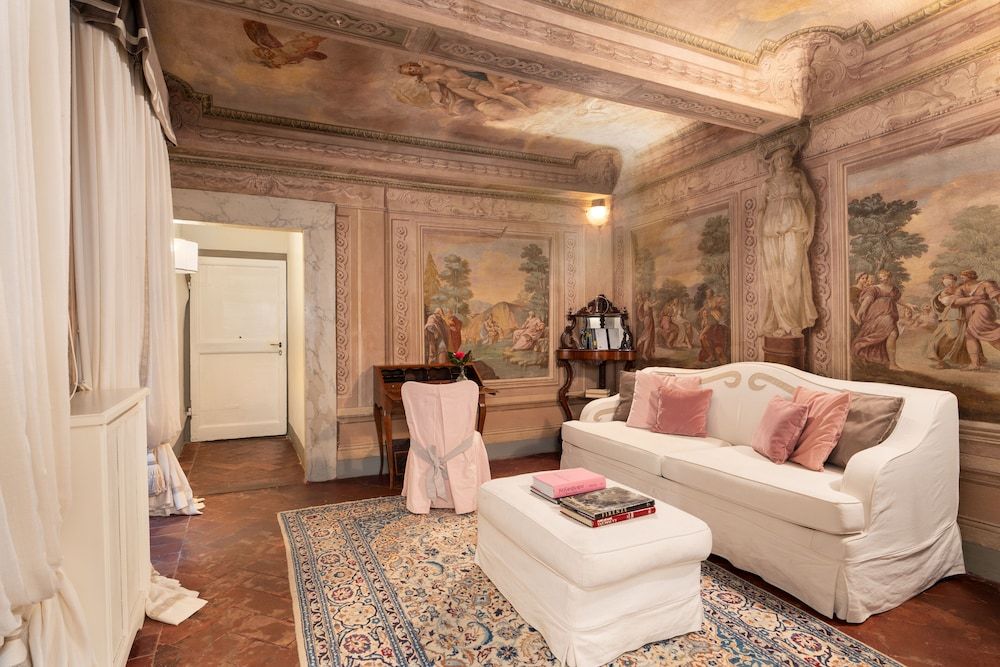 undefined Piazza Pitti Palace 2