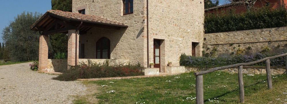 undefined Castel di Pugna 10