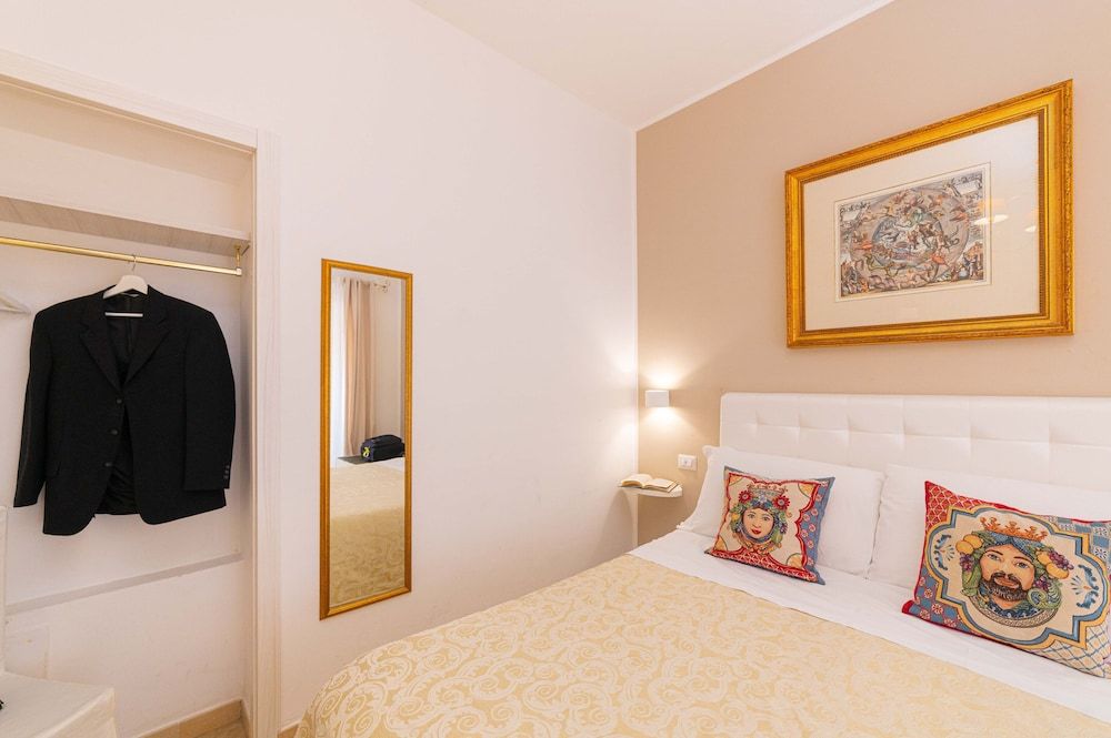 Bed and Breakfast Dionisio Classic Double or Twin Room 7