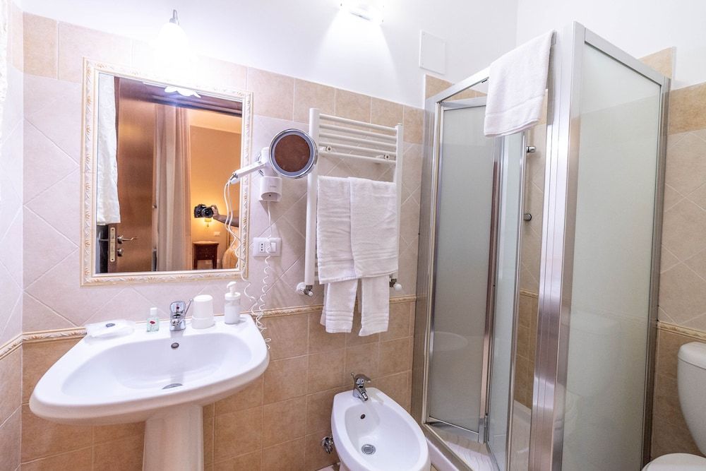 Bed and Breakfast Dionisio Classic Double or Twin Room 12