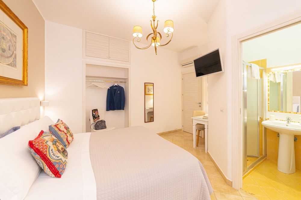 Bed and Breakfast Dionisio Classic Double or Twin Room 8